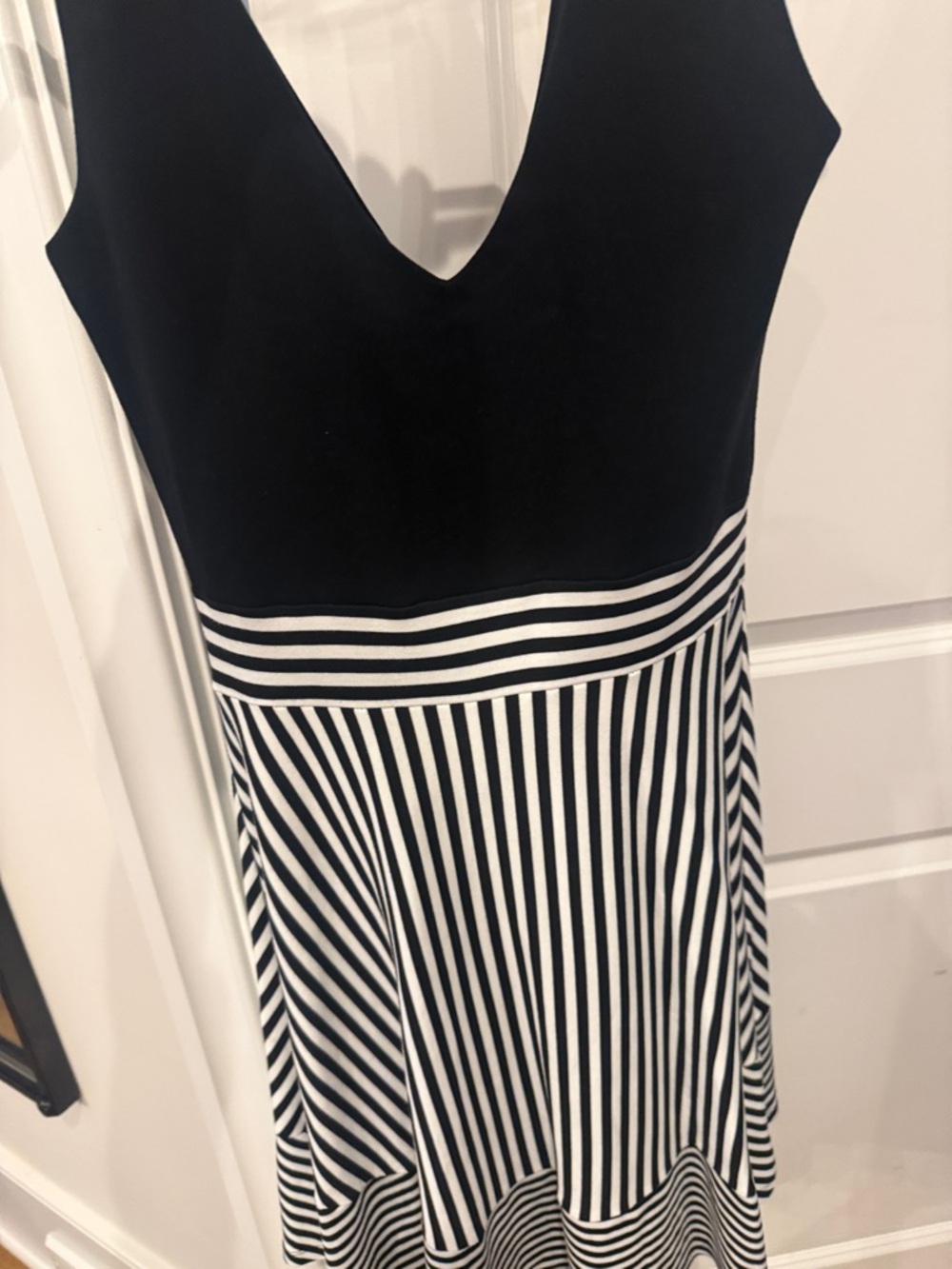 Felicity & Coco Black and White V-Neck Striped Midi Dress size Large - Picture 5 of 5